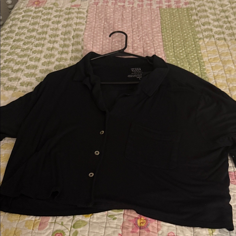 SHEIN Black Button-Down Cropped Shirt